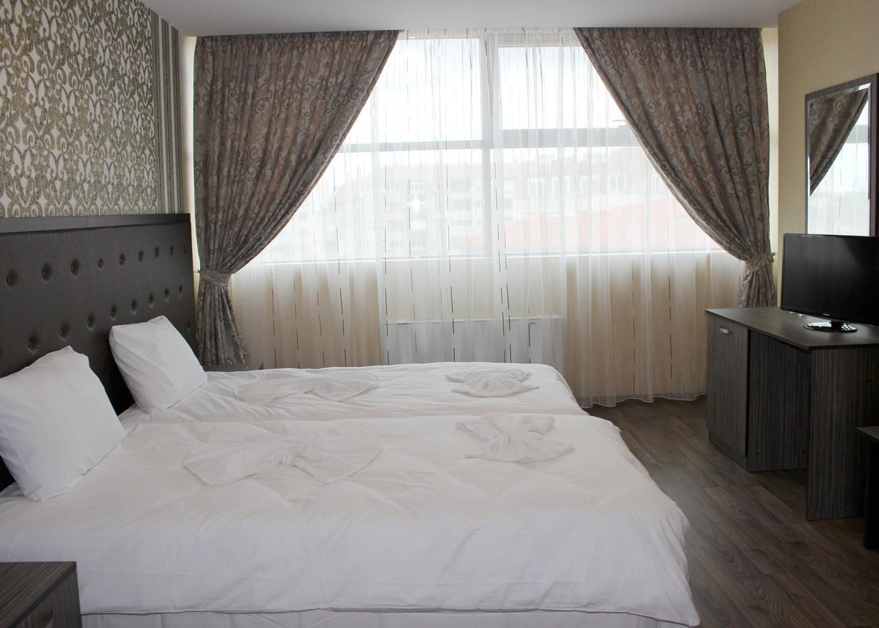 Family Hotel Silistra Room photo